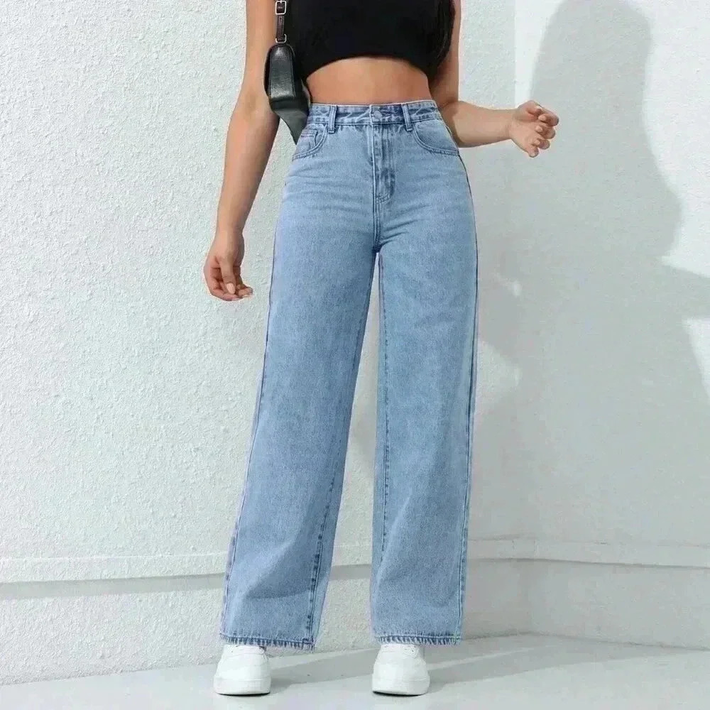 Light Wash Casual Women's Loose Fit Straight-Leg Jeans With Pockets - Picture 3 of 6